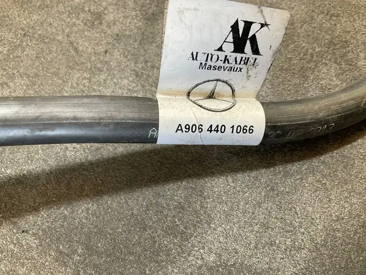 Mercedes-Benz Sprinter W906 (2006 - 2018) A9064401066 Плюсовой провод аккумулятора — фото 3