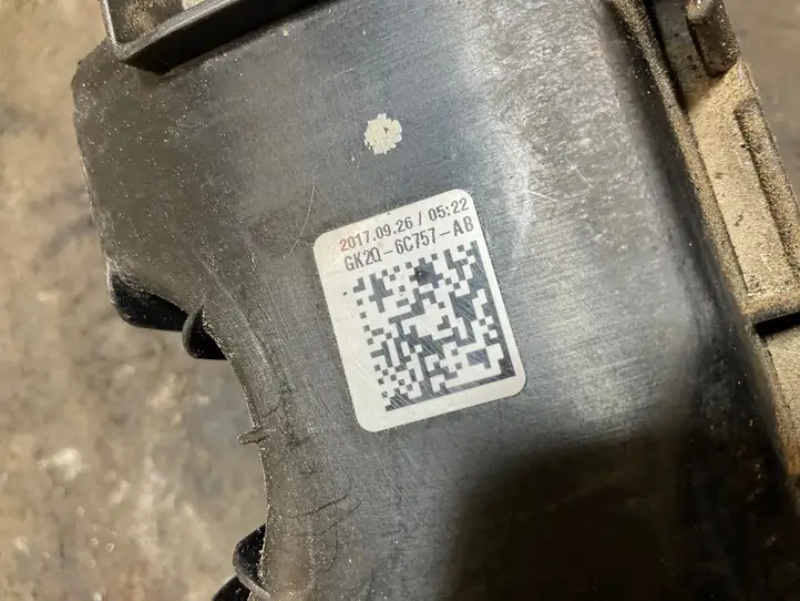 Ford Transit Courier (2014 - 2022) GK2Q6C757AB Шланг сапуна — фото 4