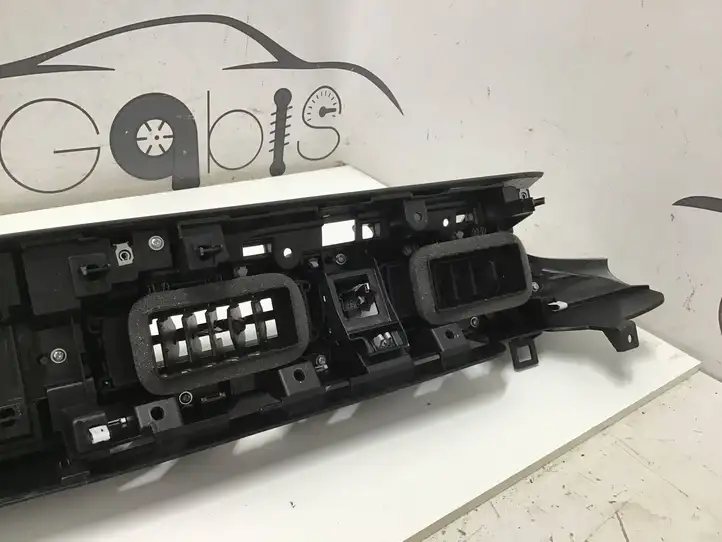 Jeep Avenger (2022 - ) 735789270 Центральный воздушный дефлектор — фото 5