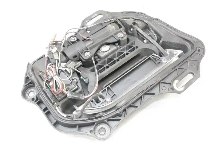 Tesla Model S (2016 - 2021) 1008982 Наружная ручка двери — фото 2