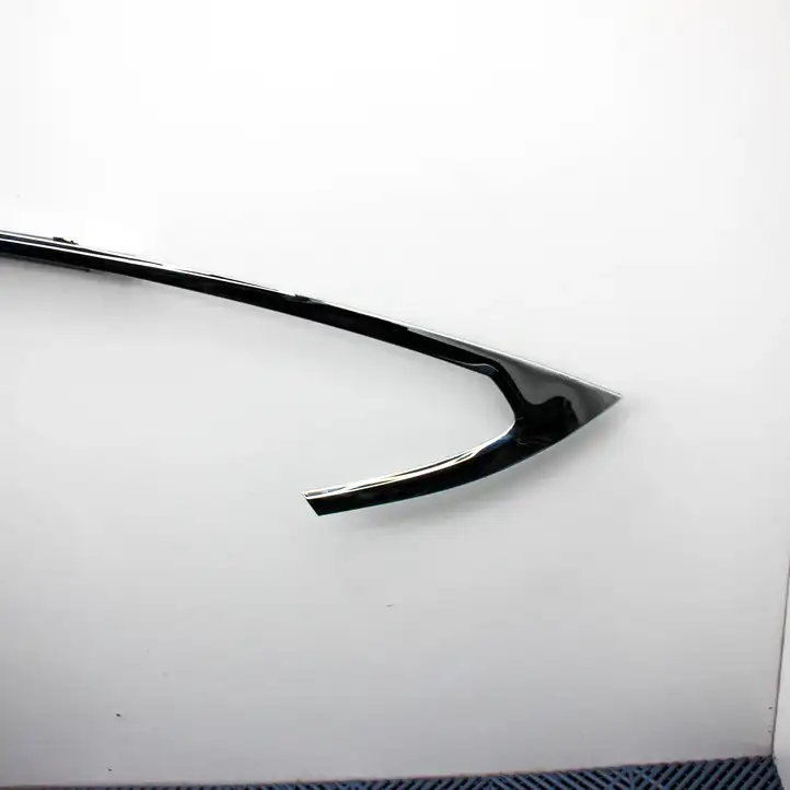 Tesla Model S (2012 - 2016) Накладка стекла задней двери — фото 2