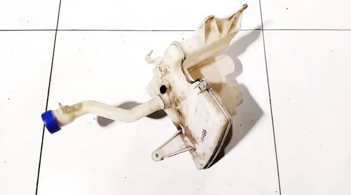 Toyota Auris 150 (2006 - 2012) 8531002230 Бачок омывателя стекла — фото 2
