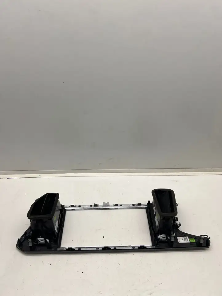 Seat Ateca (2016 - ) 576820951 Центральный воздушный дефлектор — фото 4