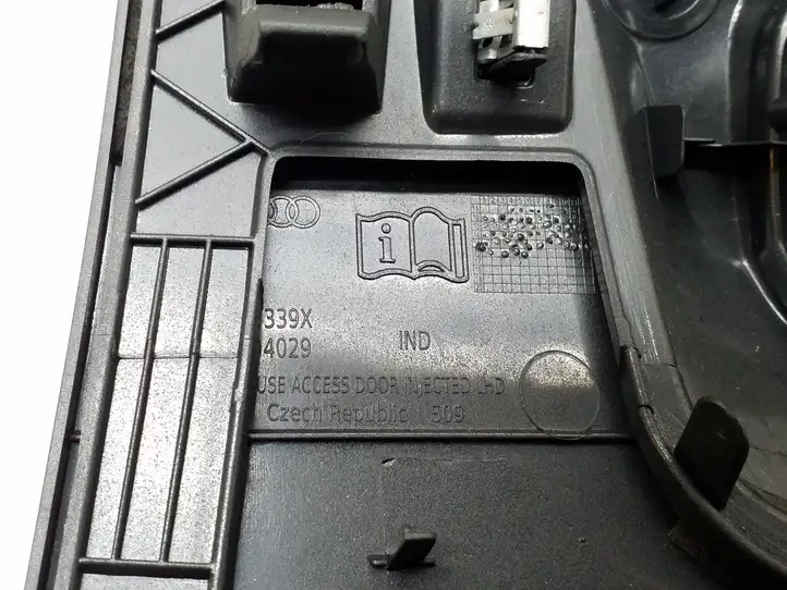 Audi A3/S3 8V (2012 - 2016) 8V1863075 Нижняя отделка панели приборов — фото 2