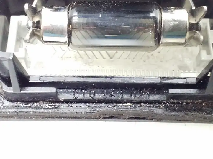 Volkswagen PASSAT B6 (2005 - 2010) 8T0943021 Подсветка номера — фото 4