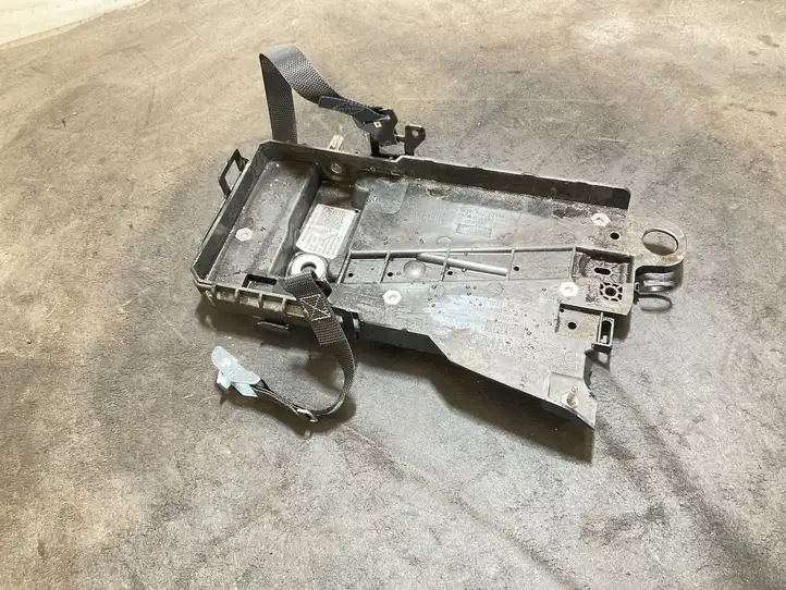 Volvo XC40 (2017 - ) 32348534 Площадка аккумулятора — фото 3