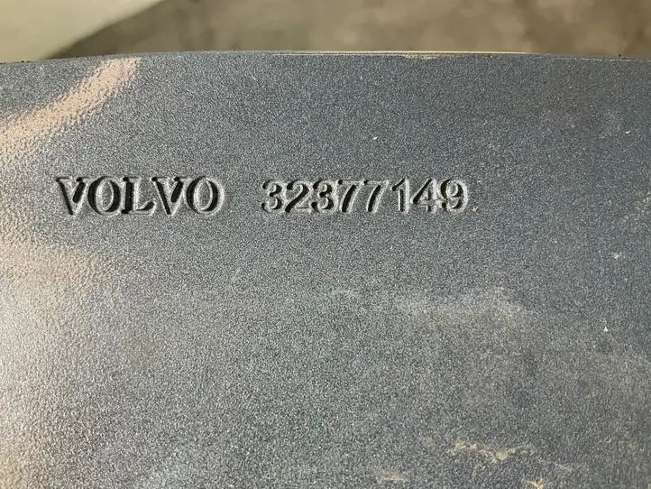Volvo XC40 (2017 - ) 32377149 Усилитель переднего бампера — фото 5
