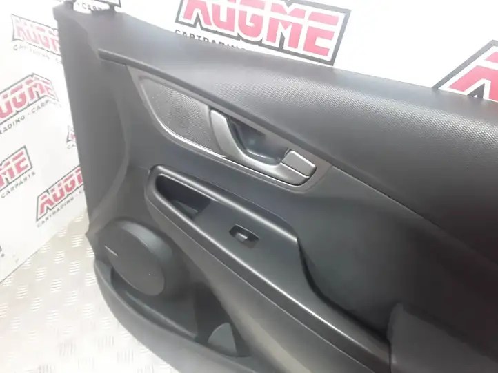 Hyundai Kona I (2017 - 2022) 8236J9000 Обшивка передней двери — фото 2