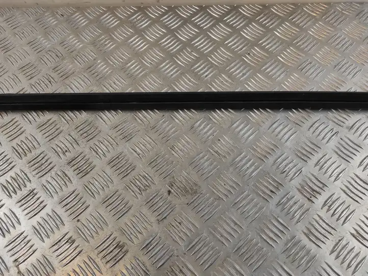 Toyota RAV 4 (XA40) (2012 - 2018) Накладка стекла задней двери — фото 5