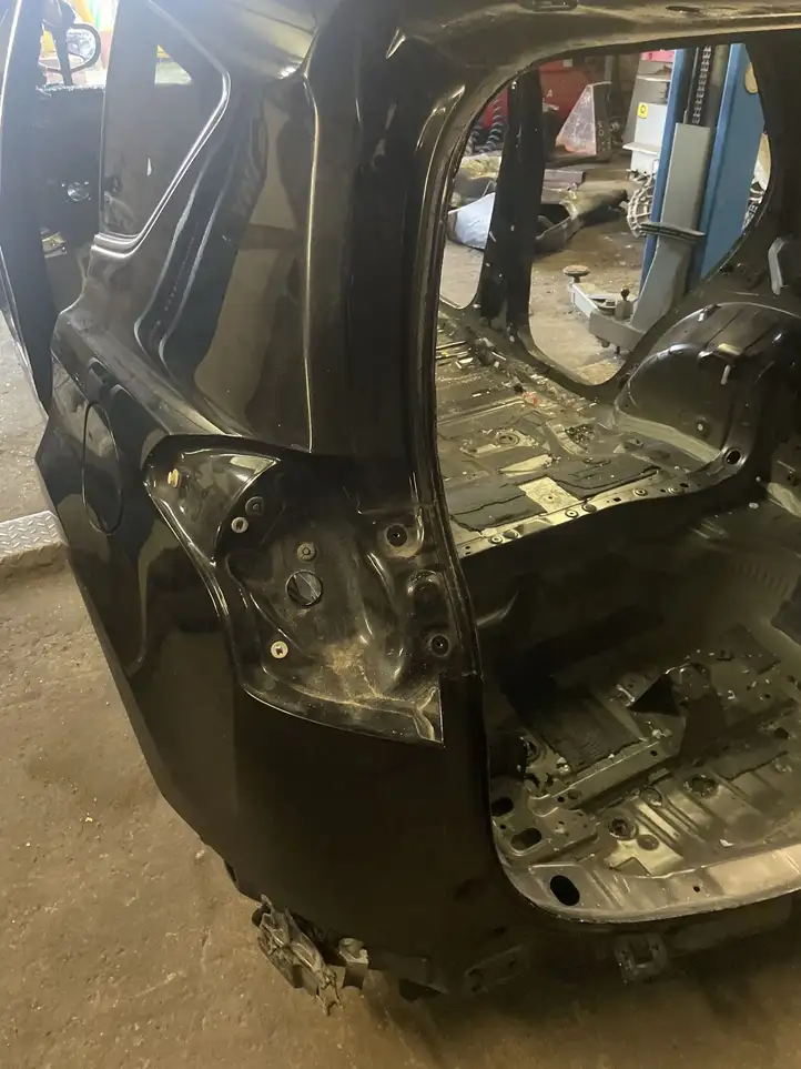 Toyota RAV 4 (XA40) (2012 - 2018) Задняя четверть — фото 3