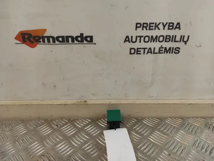 Toyota RAV 4 (XA40) (2012 - 2018) 895A147020 Реле задних фонарей — фото 1
