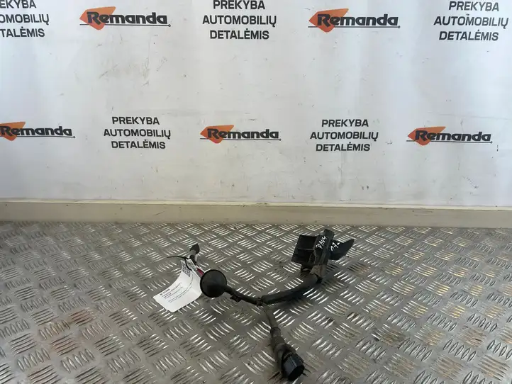 Toyota RAV 4 (XA40) (2012 - 2018) 8218142120 Проводка парктроников — фото 2