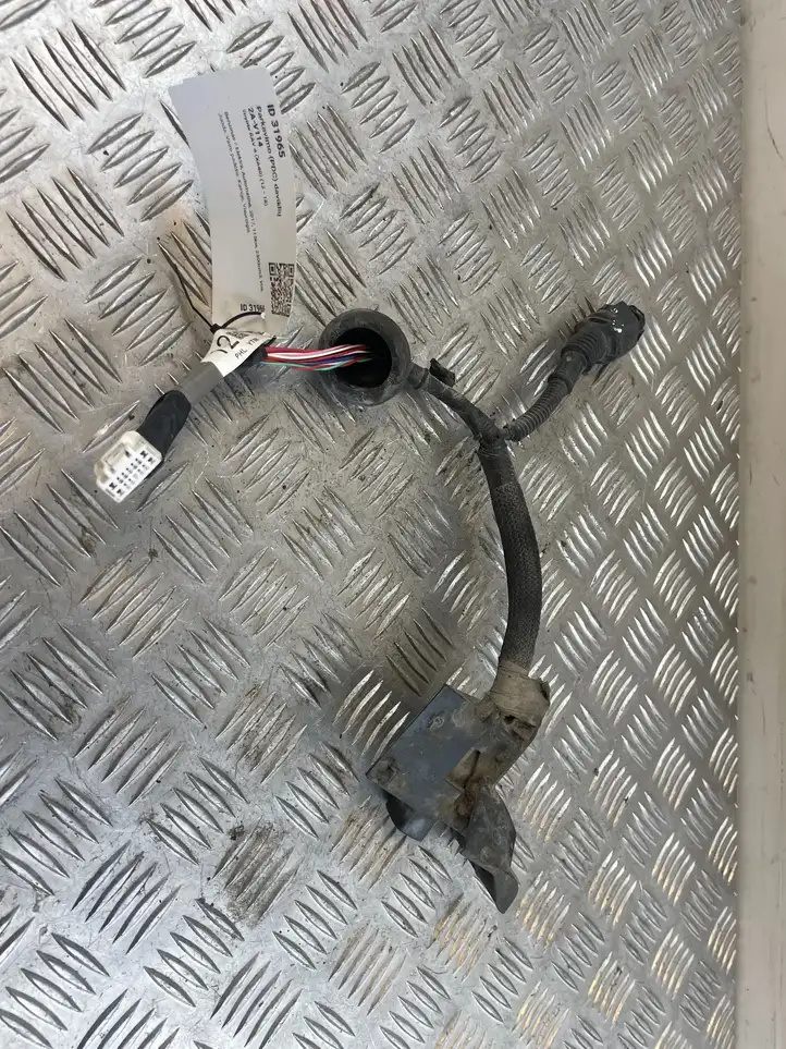 Toyota RAV 4 (XA40) (2012 - 2018) 8218142120 Проводка парктроников — фото 3