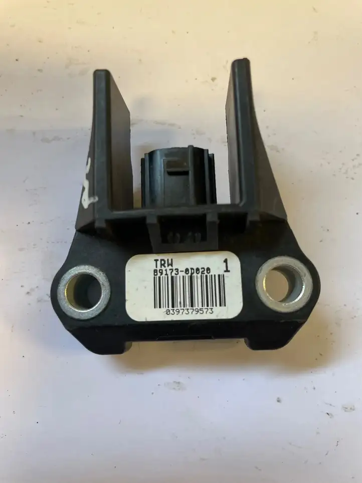 Toyota Yaris (2005 - 2009) 891730D020 Датчик удара SRS — фото 2