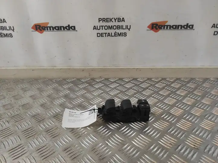 Toyota RAV 4 (XA50) (2018 - ) 8404042030 Блок кнопок стеклоподъемников — фото 1