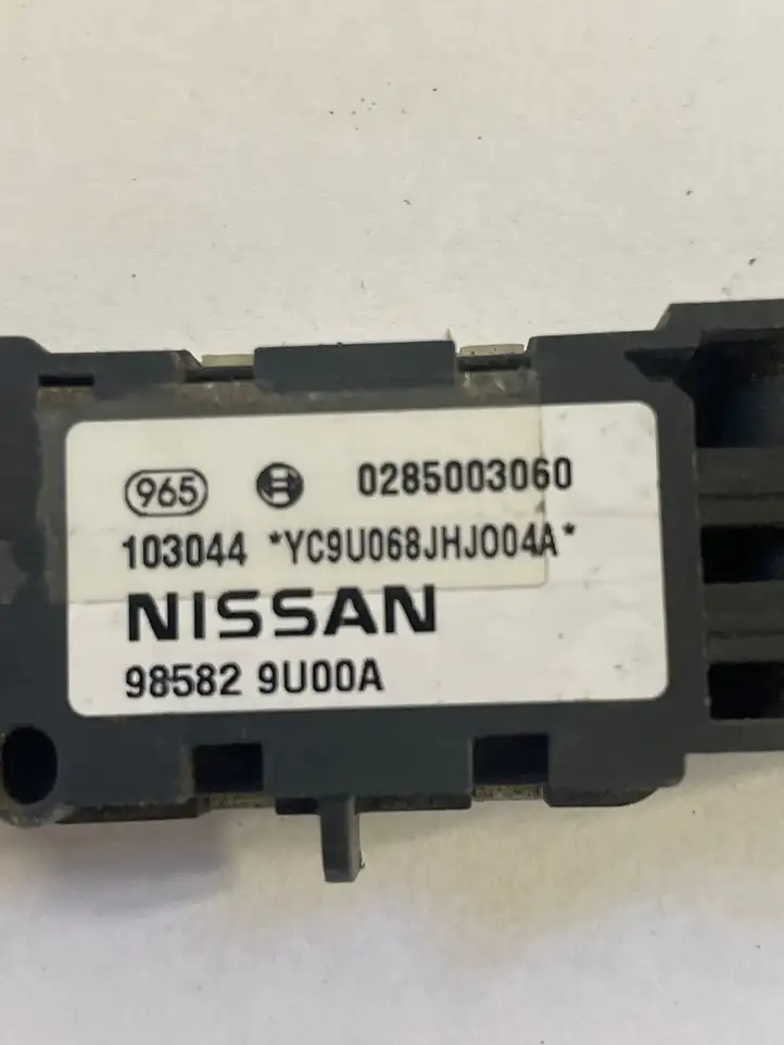 Nissan Note (E11) (2006 - 2014) 985829U00A Датчик удара SRS — фото 2