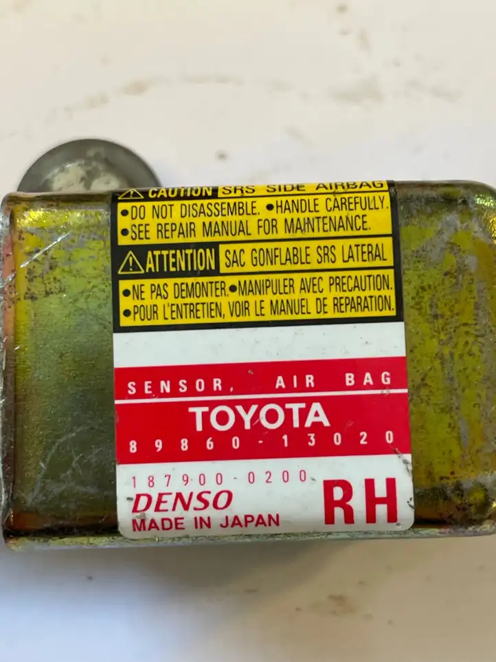 Toyota Corolla E120 E130 (2000 - 2004) 8986013020 Датчик удара SRS — фото 2