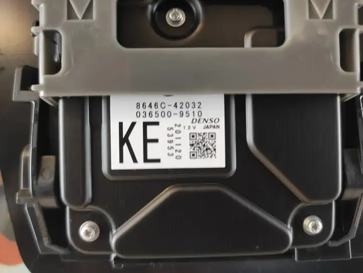 Toyota RAV 4 (XA50) (2018 - ) E643R000151 Переднее стекло — фото 6