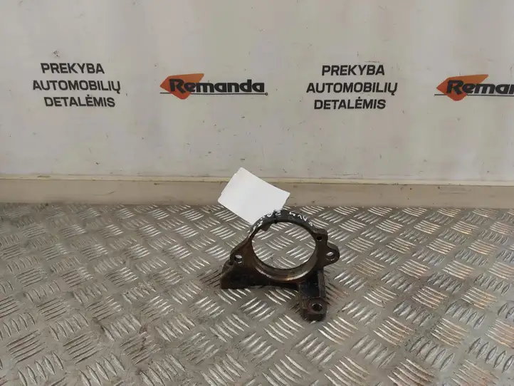 Toyota RAV 4 (XA50) (2018 - ) 4345733060 Кронштейн подвесного подшипника — фото 1