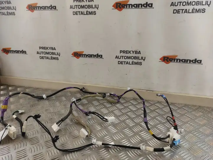 Toyota RAV 4 (XA50) (2018 - ) 8610142D90 Прочая электропроводка — фото 4