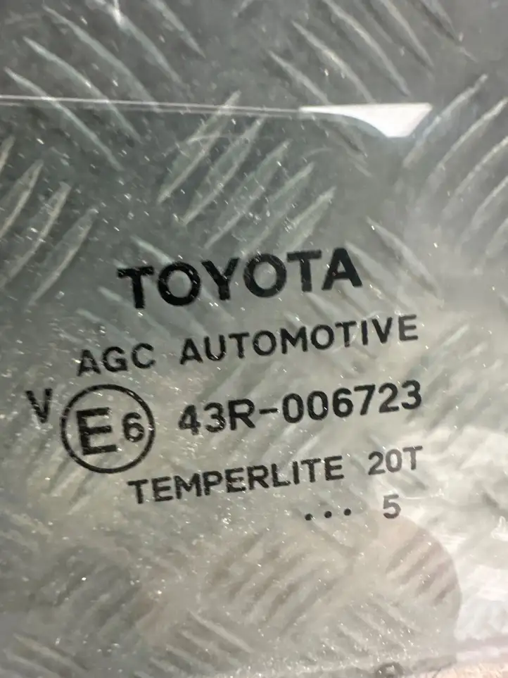 Toyota Avensis T270 (2015 - 2018) 43R006723 Стекло задней двери — фото 2