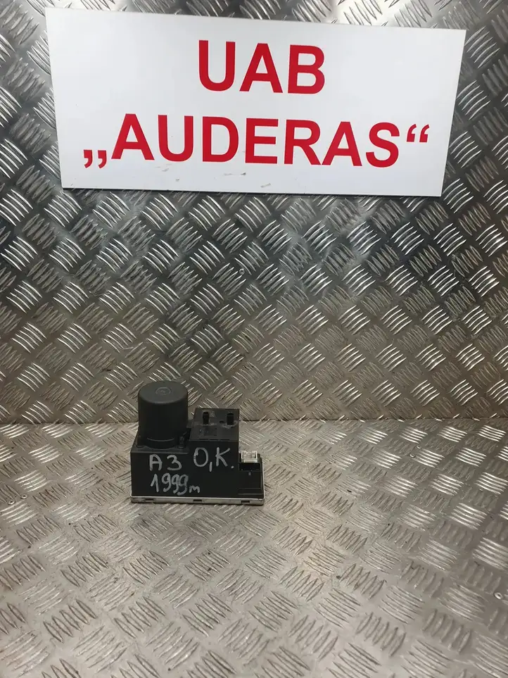 Audi A3/S3 8L (2000 - 2003) 8L0862257K Вакуумный насос центрального замка — фото 1