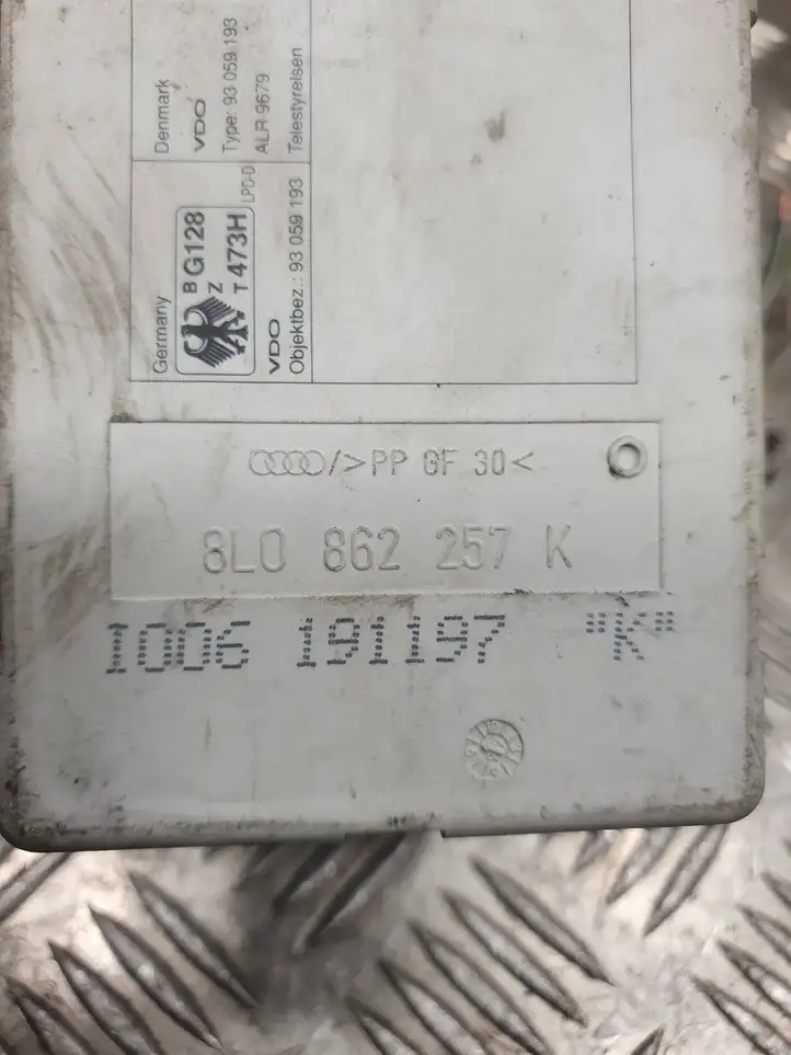 Audi A3/S3 8L (2000 - 2003) 8L0862257K Вакуумный насос центрального замка — фото 7