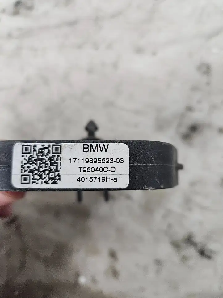 BMW 3 G20 G21 (2019 - ) 9895623 Прочие детали моторного отсека — фото 5