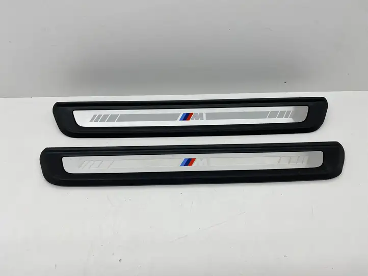 BMW M3 F80 (2014 - 2020) 8075021 Декоративная накладка передней двери — фото 1