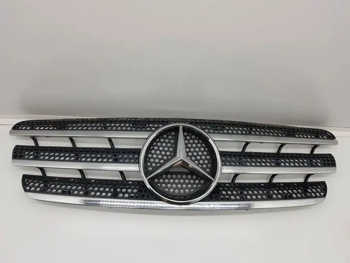 Mercedes-Benz ML W163 (1997 - 2005) 1638800985 Передняя решетка — фото 1