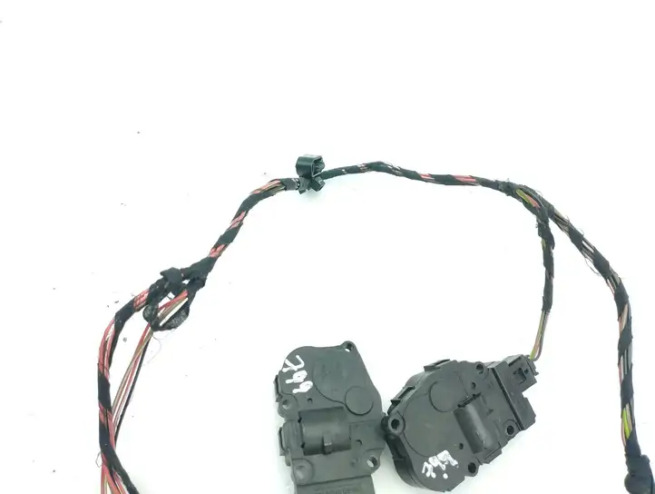 Mercedes-Benz ML W164 (2005 - 2011) T1001613W Двигатель задвижки потока воздуха — фото 2