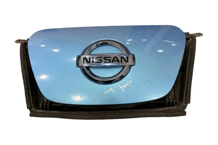 Nissan Leaf I (ZE0) (2010 - 2017) Крышка зарядного разъема — фото 1