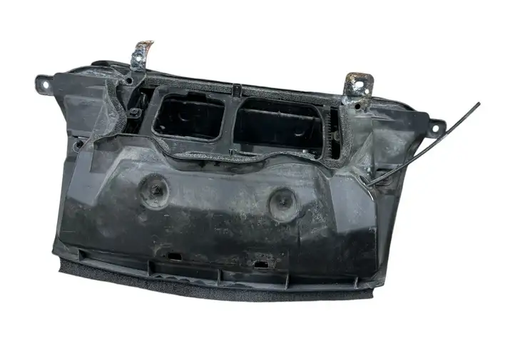 Nissan Leaf I (ZE0) (2010 - 2017) Крышка зарядного разъема — фото 4