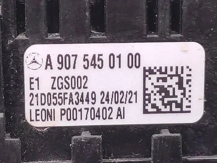 Mercedes-Benz Sprinter W907 W910 (2018 - ) A9075450100 Блок монтирования реле — фото 9