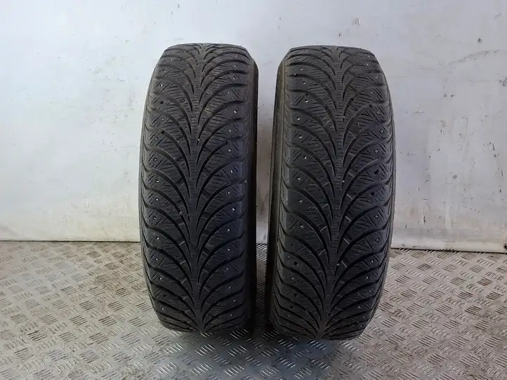 Toyota Avensis T250 (2006 - 2009) GOODYEAR Зимняя шина шипованная R15 — фото 1