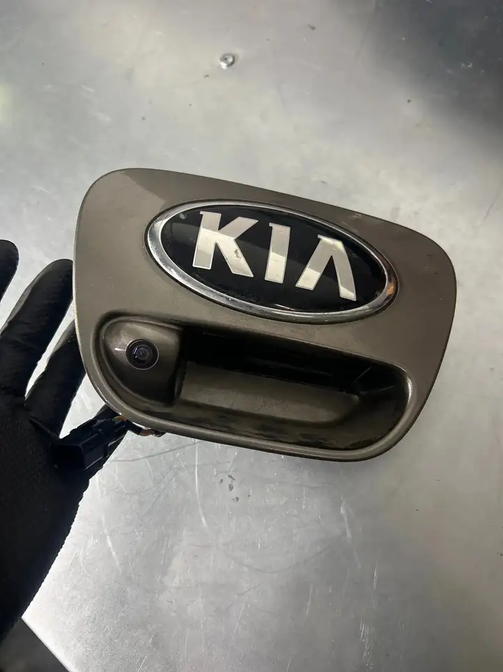 Kia Picanto (2015 - 2017) 81720g6020 Ручка крышки багажника — фото 1