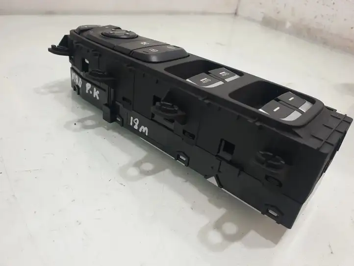 Kia Niro (2016 - ) 93570G5200 Кнопка стеклоподъемников — фото 2