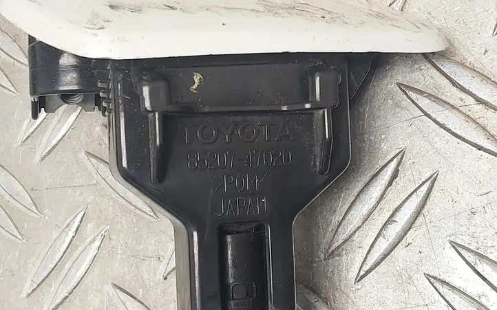 Toyota Prius+ (ZVW40) (2011 - 2018) 8520747020 Распылители омывателя — фото 2