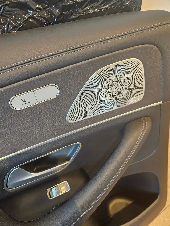 Mercedes-Benz GLE W167 (2019 - ) A1677372701 Обшивка задней двери — фото 2