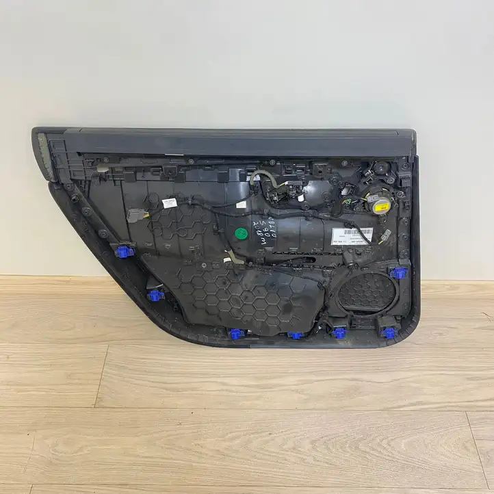 Volvo S90, V90 (2016 - 2020) 31447202 Обшивка задней двери — фото 3