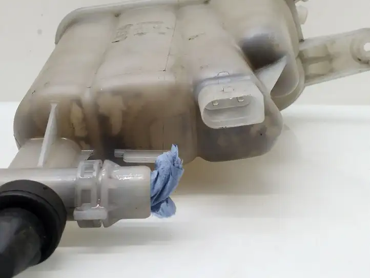 Audi A4 S4 B8 8K (2007 - 2011) 8K0121403G Расширительный бачок — фото 6