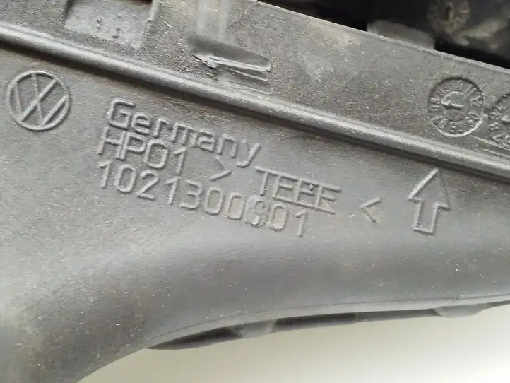 Audi A4 S4 B8 8K (2007 - 2011) 1021300S01 Детали воздухозаборника — фото 6