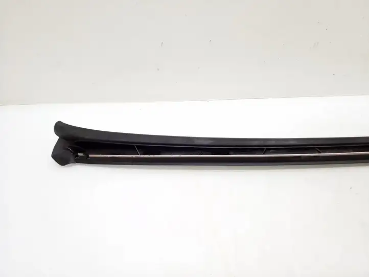 Mercedes-Benz C W204 (2007 - 2014) 0800023 Накладка стоек лобового стекла — фото 6