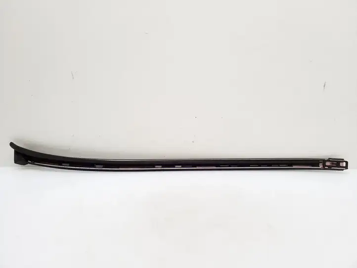 Mercedes-Benz C W204 (2007 - 2014) 0800023 Накладка стоек лобового стекла — фото 9