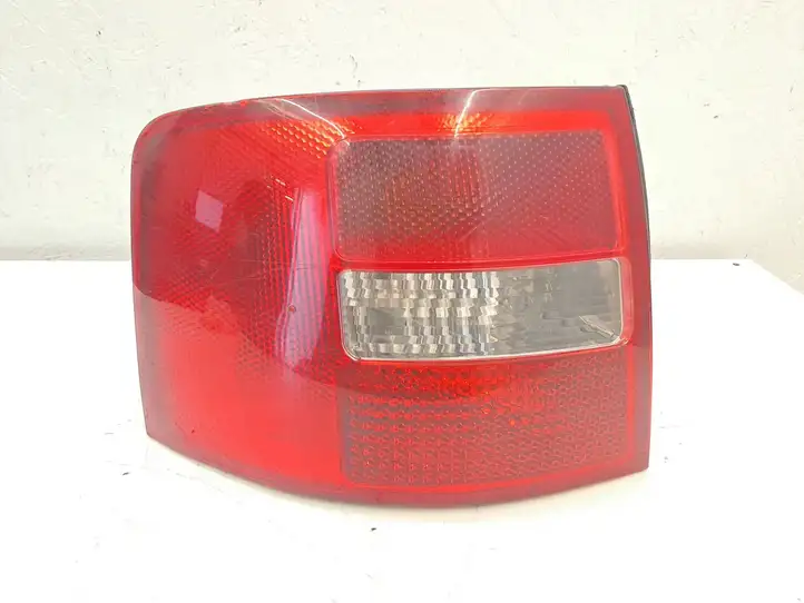 Audi A6 Allroad C5 (2000 - 2006) 4B9945095F Задний фонарь в кузове — фото 1