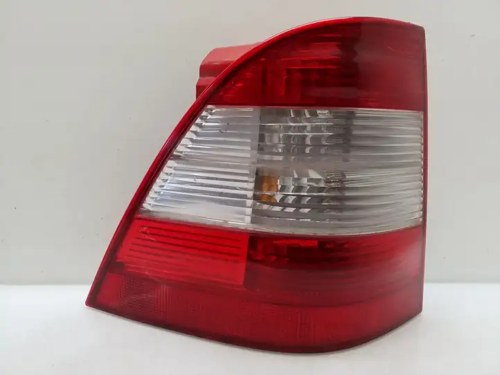 Mercedes-Benz ML W163 (1997 - 2005) A1638201964 Задний фонарь в кузове — фото 1