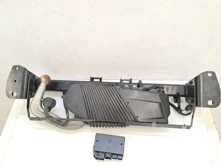 BMW 3 F30 F35 F31 (2012 - 2018) 55R013895 Комплект буксировочного крюка — фото 1