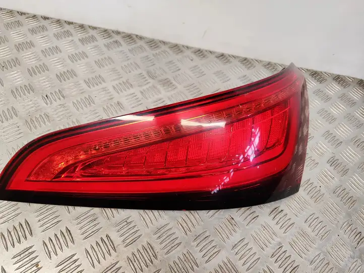 Audi Q5 SQ5 (2012 - 2017) 8R0945094C Задний фонарь в крышке багажника — фото 1