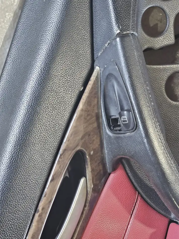 Mercedes-Benz SL R230 (2001 - 2012) A2307203970 Обшивка передней двери — фото 8
