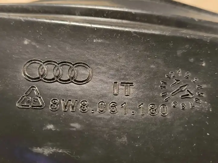 Audi A5 (2016 - ) 8W8061180 Резиновый коврик багажника — фото 7
